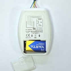 macnivel-battery-powered-water-level-monitor-battery-compartment.jpg